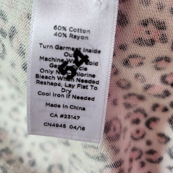 Talbots Blouse Women Animal Print Black Pink Front Button Casual Sz L - Picture 8 of 8